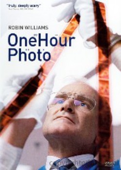 poster One Hour Photo
          (2002)
        